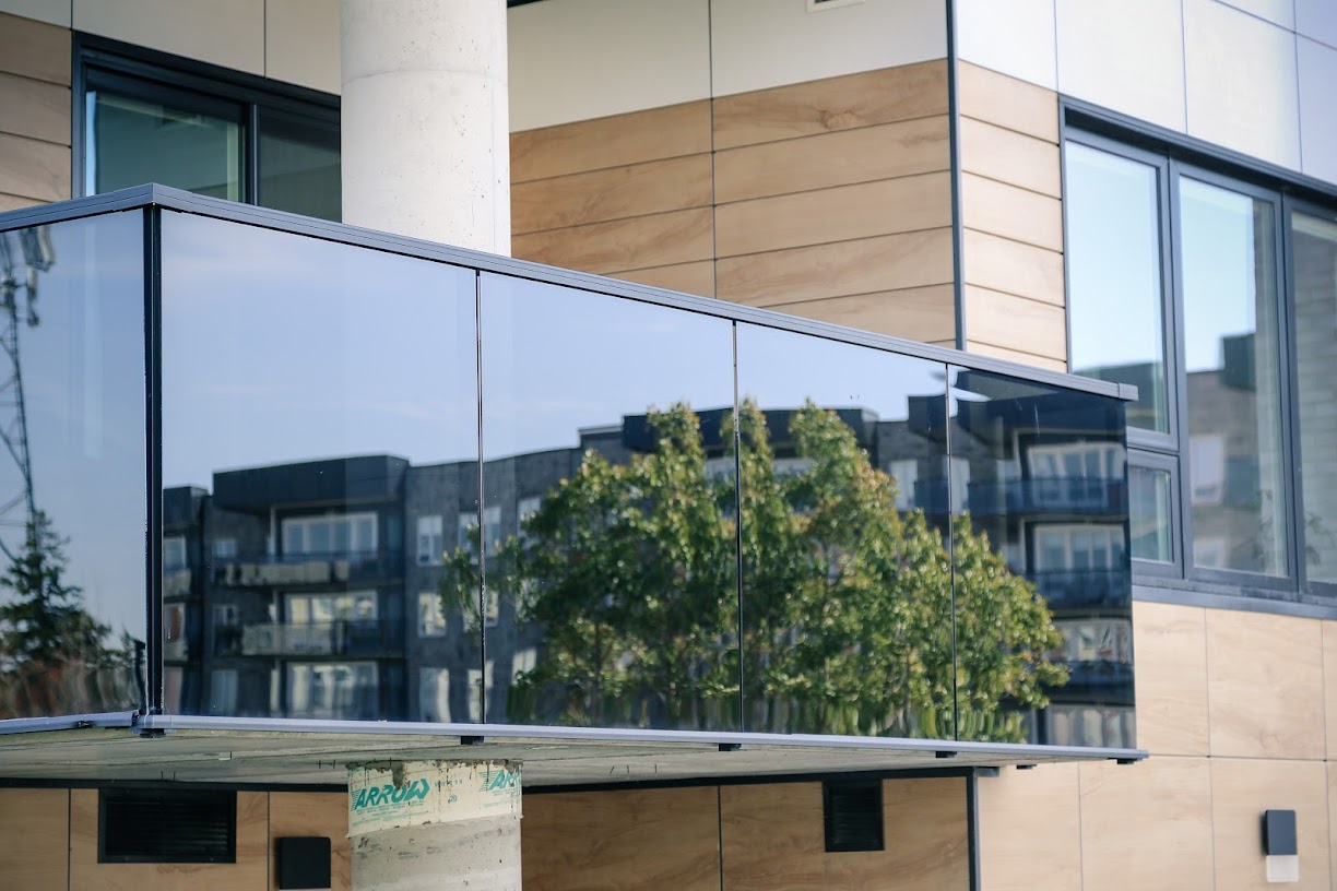 Railing photo at Blu