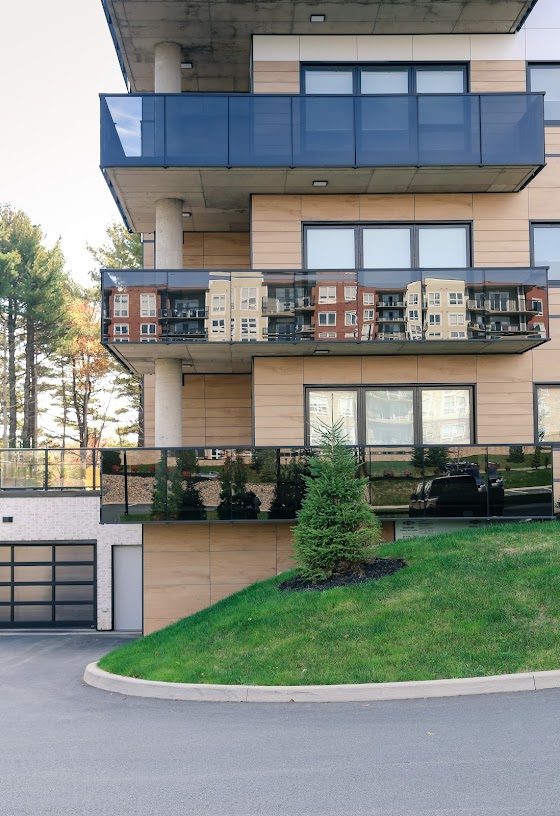 Railing photo at Blu