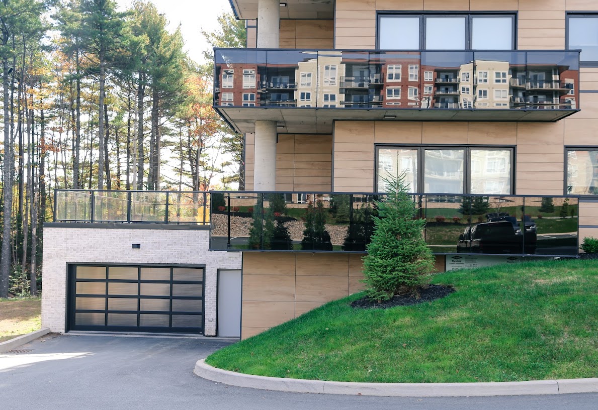 Railing photo at Blu