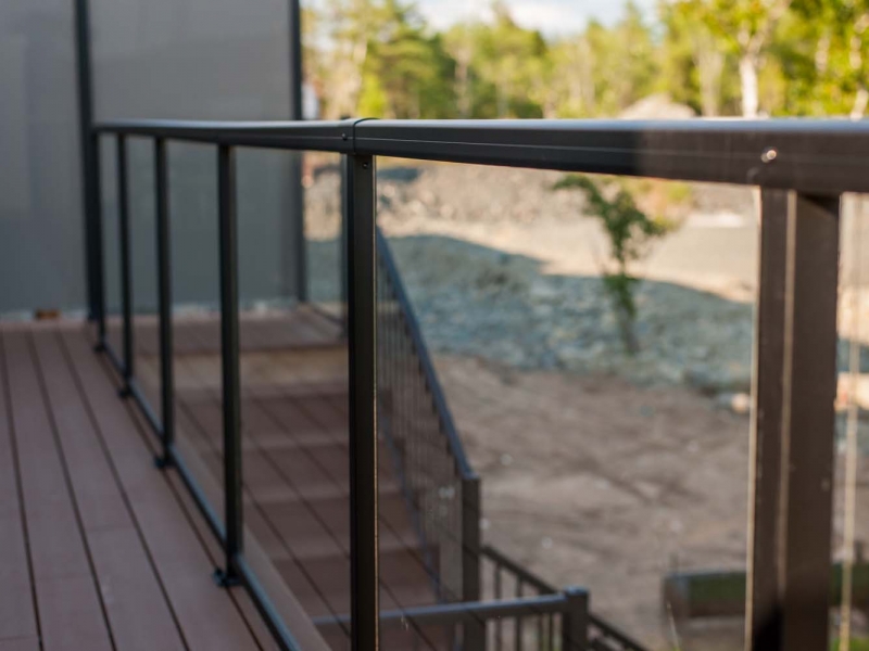 Residential Aluminum & Glass Railing Systems | Park Rail